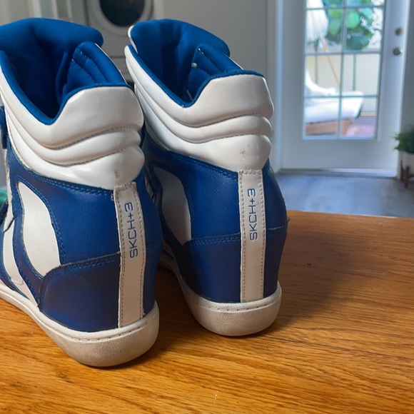 Sneaker Wedges - Picture 2 of 3